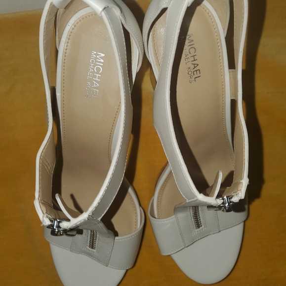 Michael Kors shoes - Picture 3 of 3